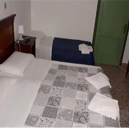 Maida Hotel *